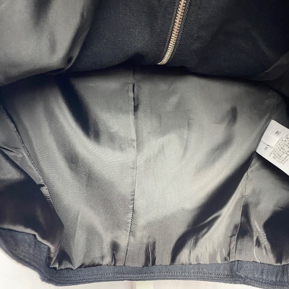 DKNY NWT Womenʻs Sleeveless Lined Zip Front Vest Top Large - Picture 8 of 10